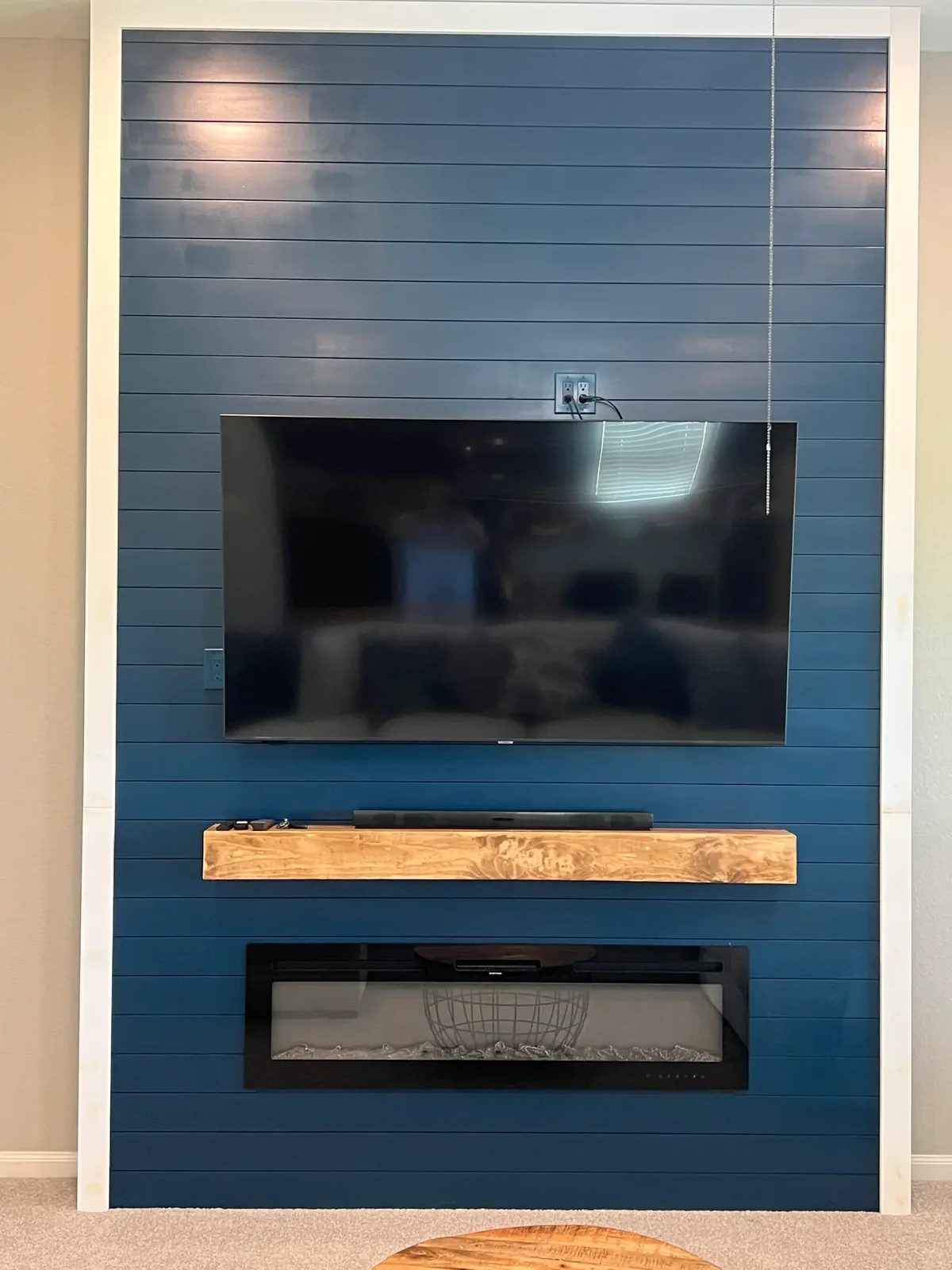 03 · Planes & detail of an Elite Accent Wall media-wall project